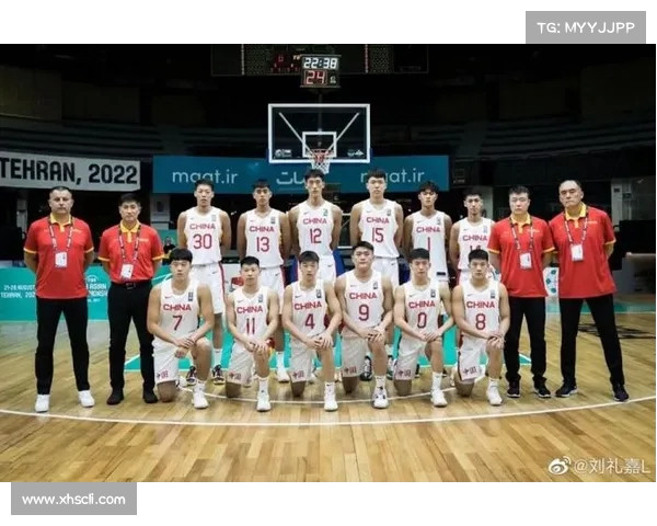 李凯尔社媒晒中国男篮海报表达支持鼓励心系国家队为兄弟们加油